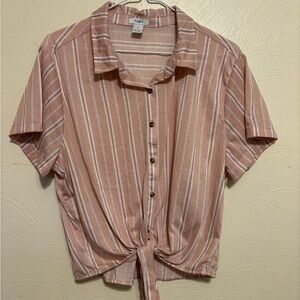 Rue21 Pink and White Crop Button Down Shirt